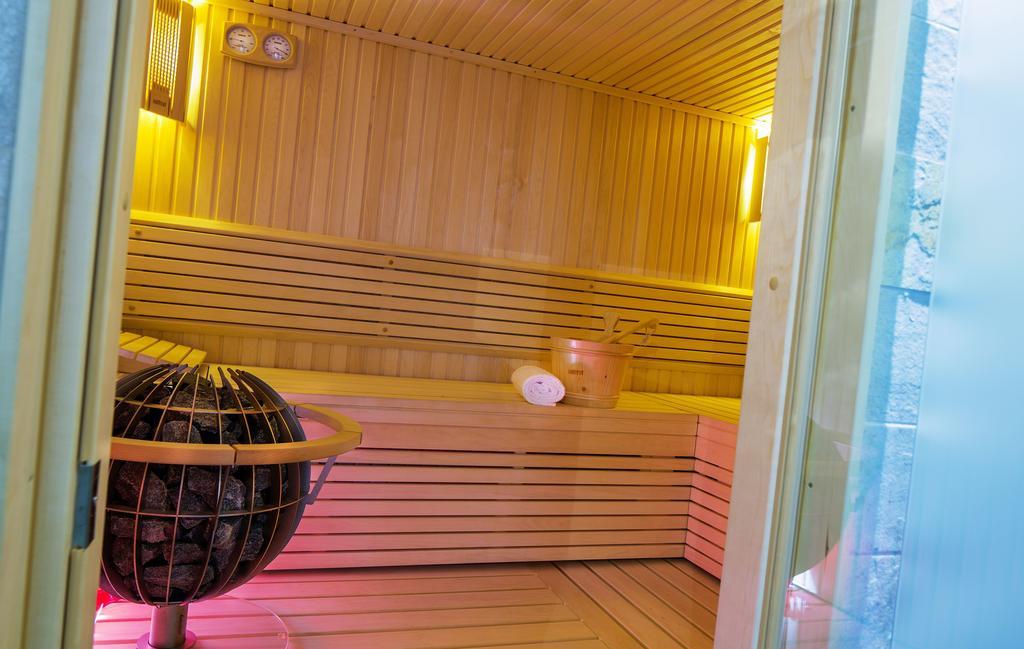 Wellness- Und Schneesporthotel Christiania 사스-알마겔 외부 사진