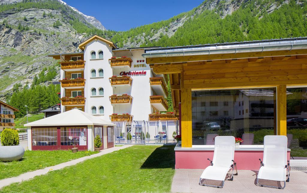 Wellness- Und Schneesporthotel Christiania 사스-알마겔 외부 사진