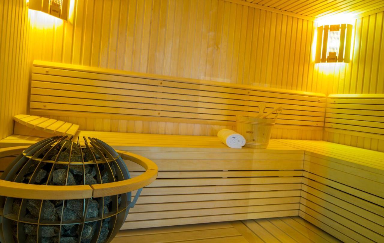 Wellness- Und Schneesporthotel Christiania 사스-알마겔 외부 사진